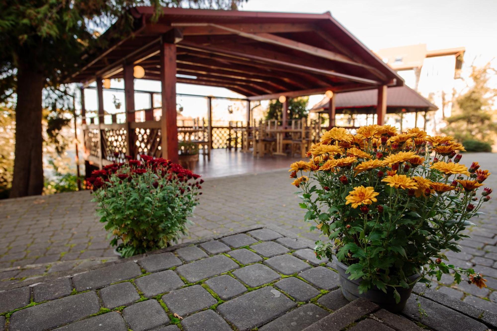 Club Ph Hotel Truskavets Exterior photo