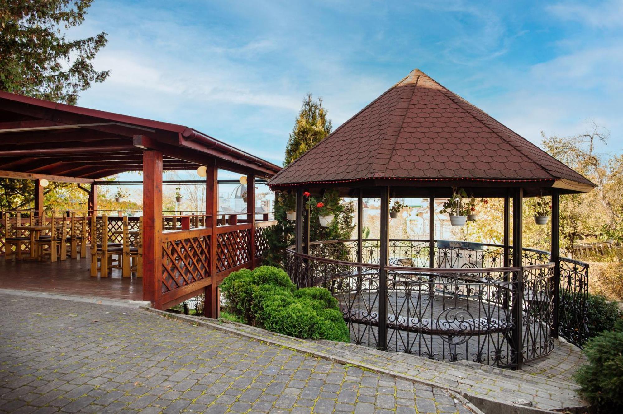 Club Ph Hotel Truskavets Exterior photo